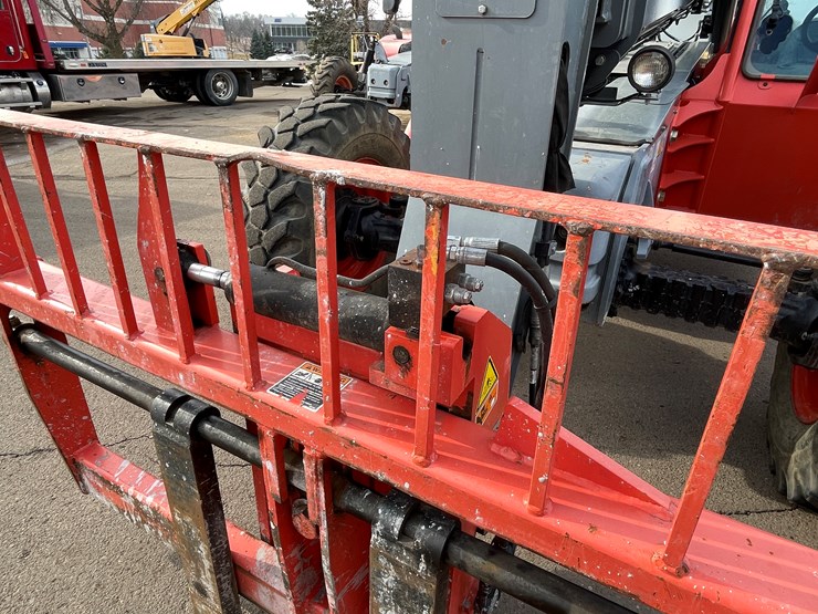 #130-•-2018-skyjack-sj843-telehandler-image-11