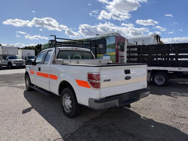 2013-ford-f150-xl-image-4