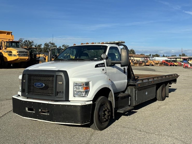 2016-ford-f650-image-1