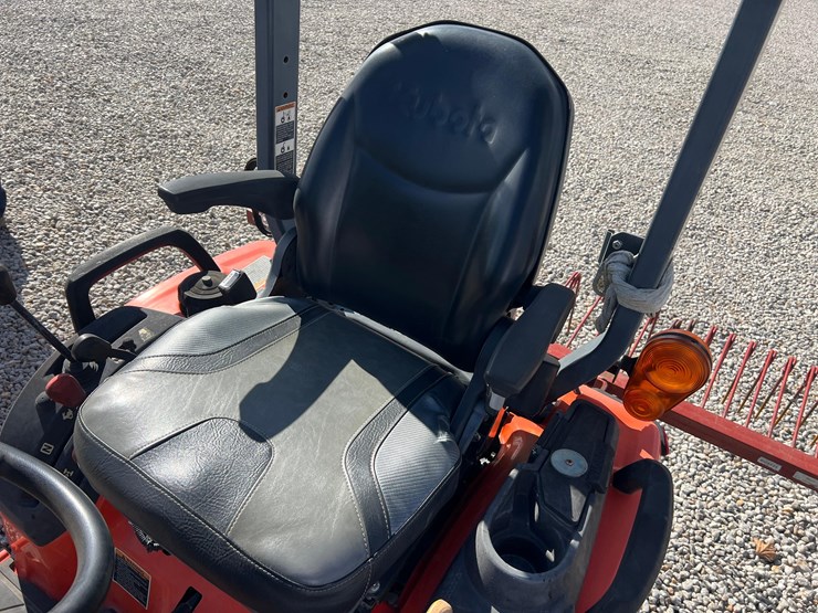 2017-white-251-image-29