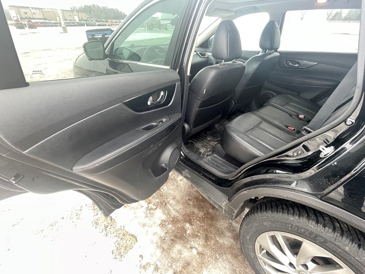 2015-nissan-rogue-sl-image-26