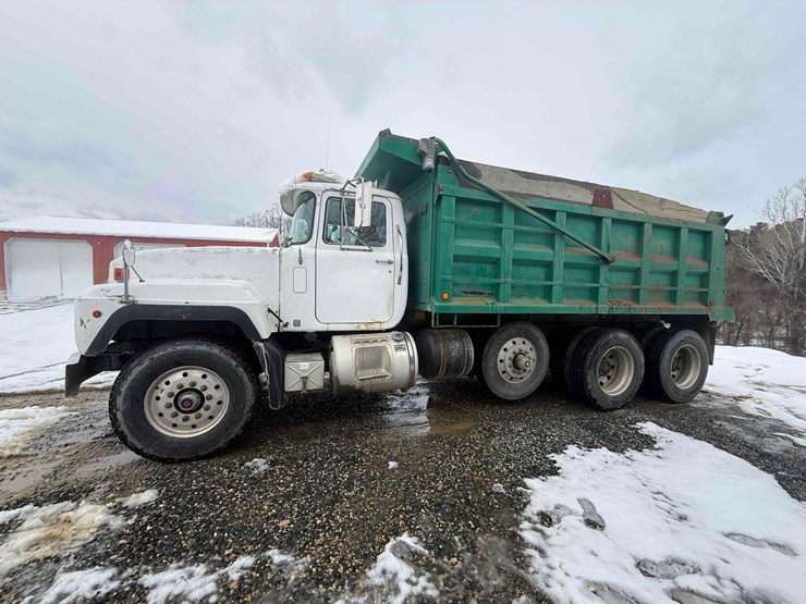 1997-mack-rd688s-image-1