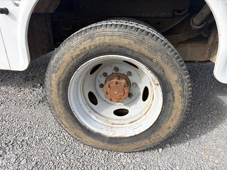 2001-ford-f550-image-10