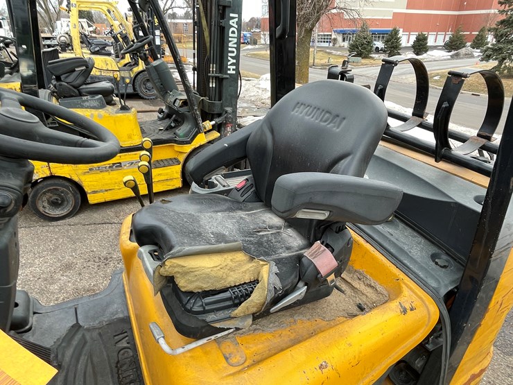 2019-hyundai-25lc-7a-image-26