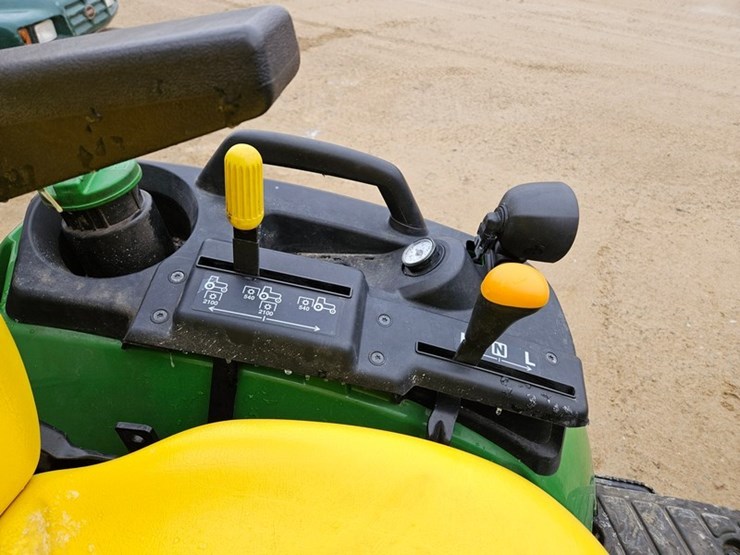 john-deere-1025r-image-25