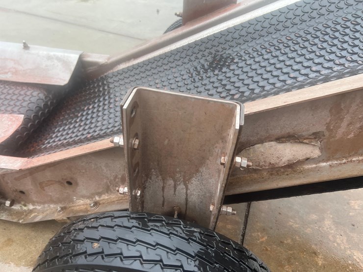 adams-under-truck-conveyor-image-18