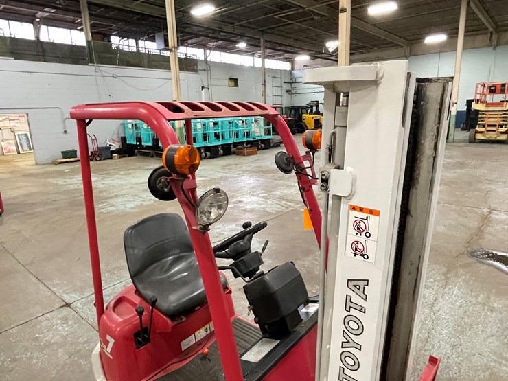 #185-•-toyota-7-runner-electric-forklift-image-27