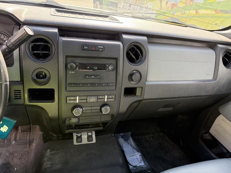 2013-ford-f150-xl-image-15