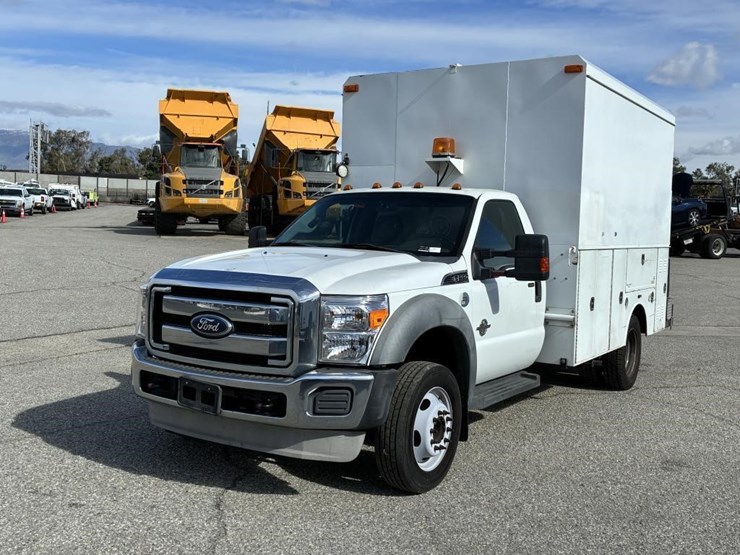 2011-ford-f550-image-1