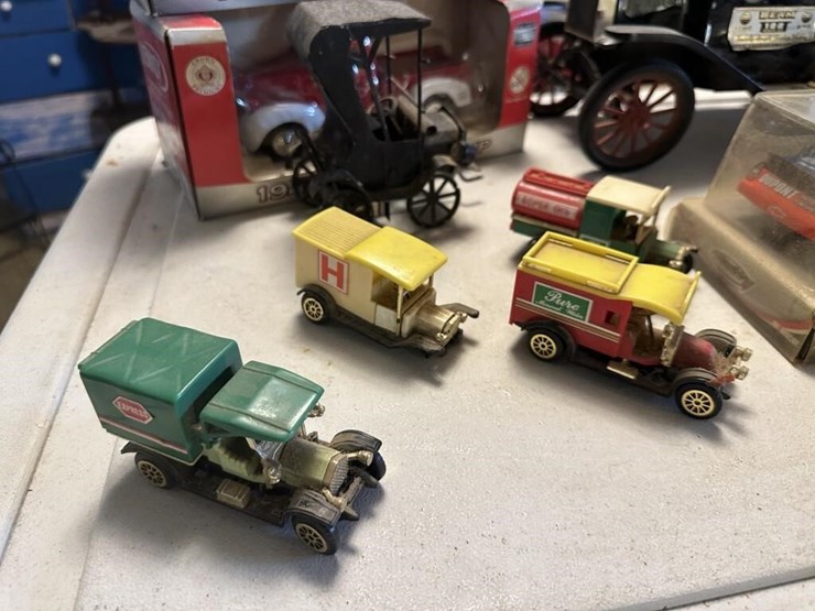 vintage-toys-cars-&-trains-image-2