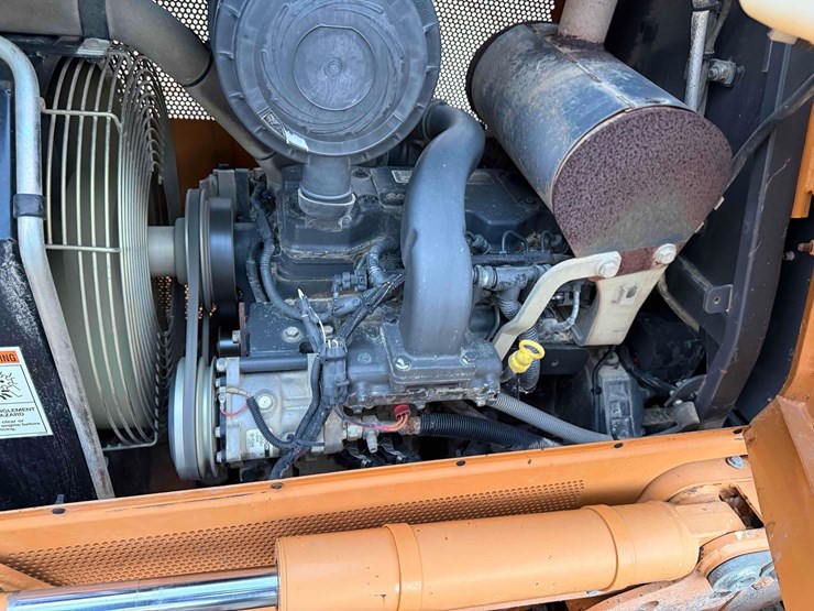 2014-case-650l-wt-image-12