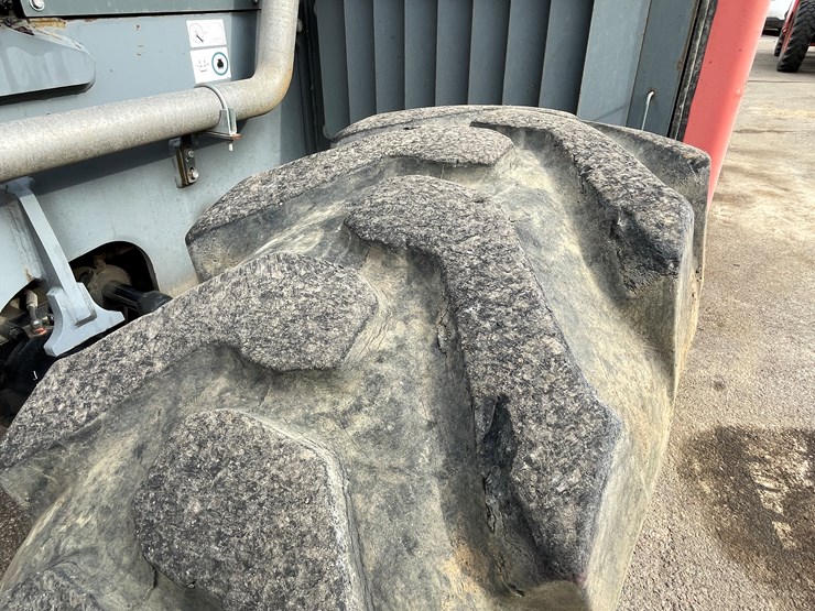 #132-•-2017-skyjack-sj643-telehandler-image-27