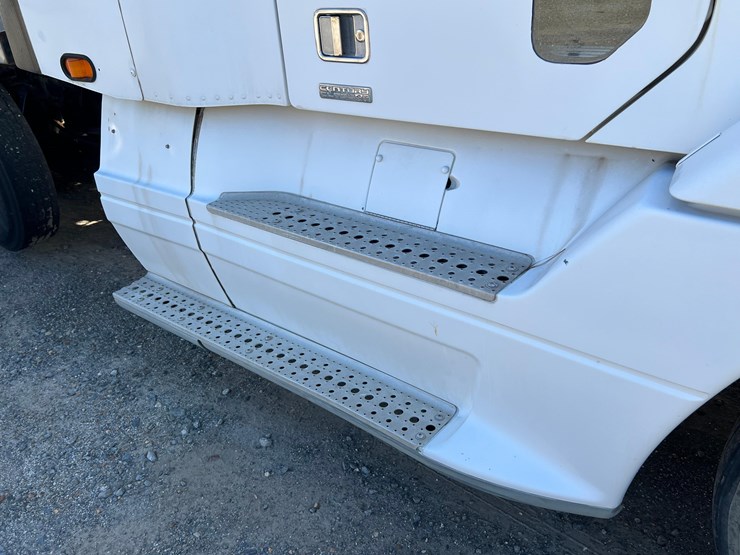 2006-freightliner-auger-truck-image-21