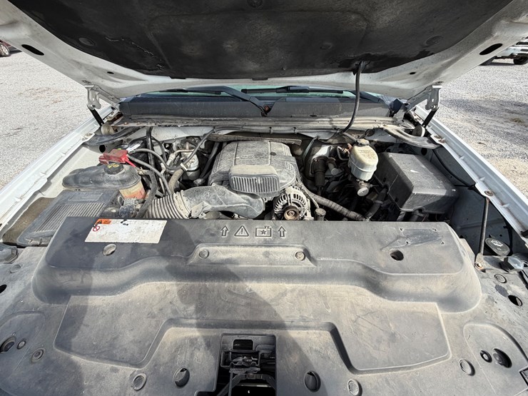 2011-gmc-3500hd-image-19