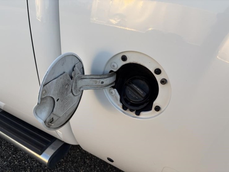 2013-chevrolet-2500-image-28