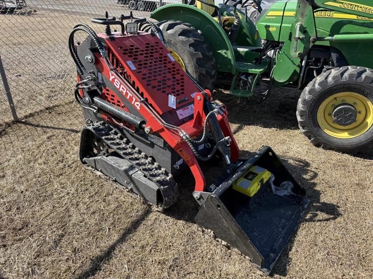 2025-new-agt-ysrt14-tracked-mini-skidsteer-image-3