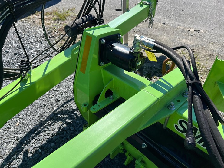 2022-white-251-image-16