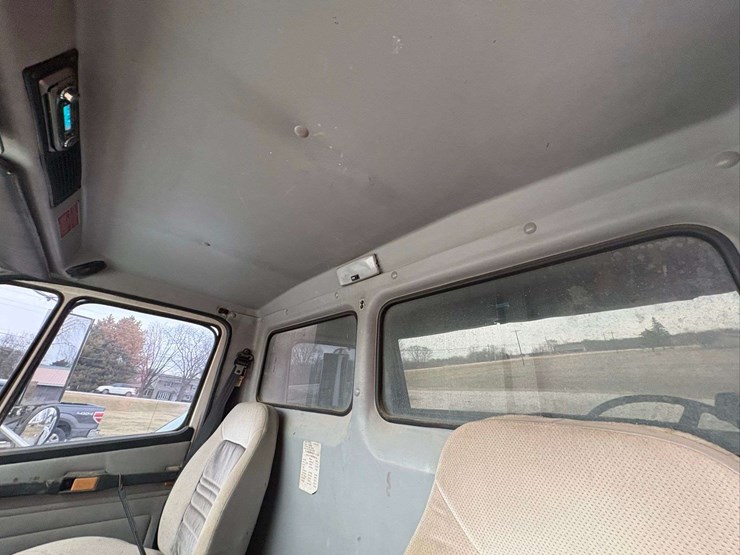 1996-freightliner-dump-truck-image-23