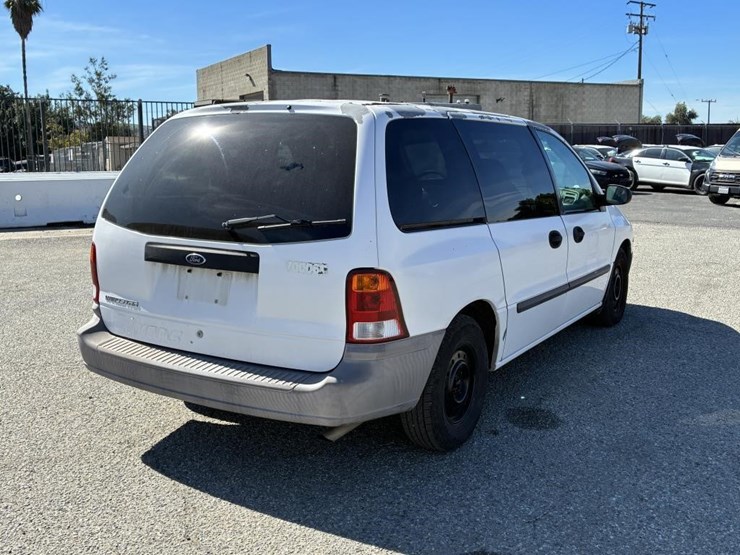 2003-ford-windstar-image-3