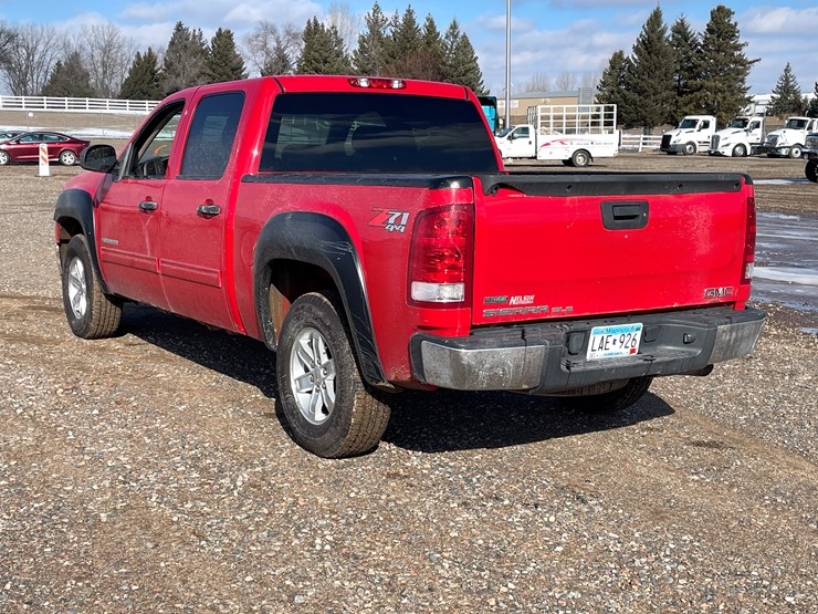 #1525-•-2012-gmc-sierra-sle-pickup-truck-(has-mn-title)-image-3