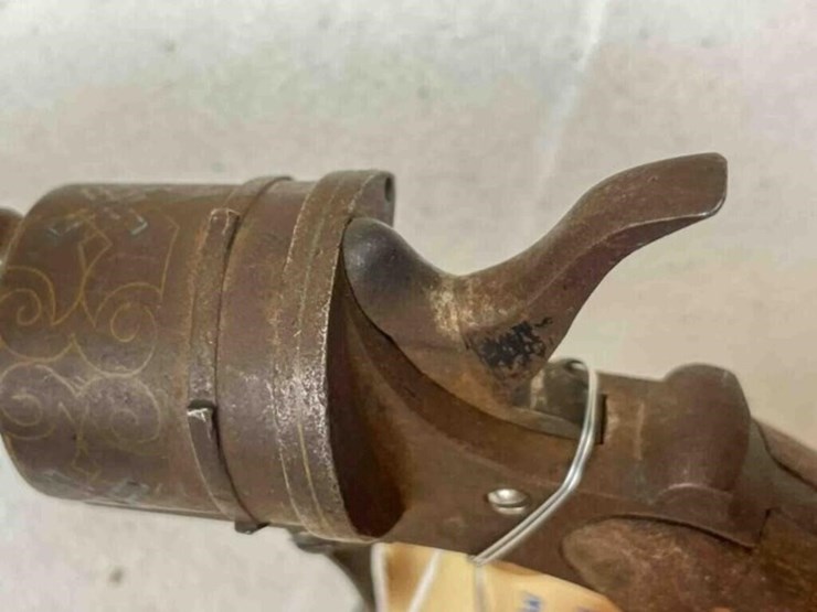 vintage-revolver-image-11