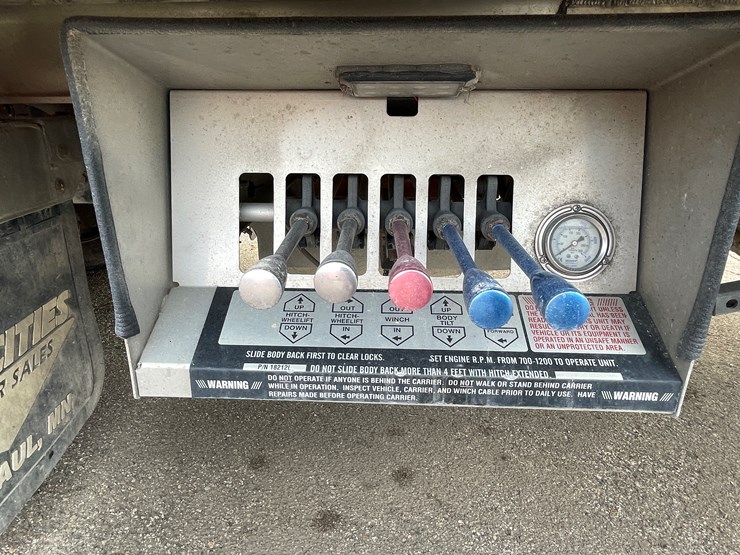 2018-peterbilt-337-image-32