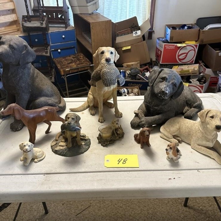 Dog Sculpture Displays