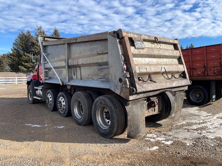 2001-mack-cl713-image-5