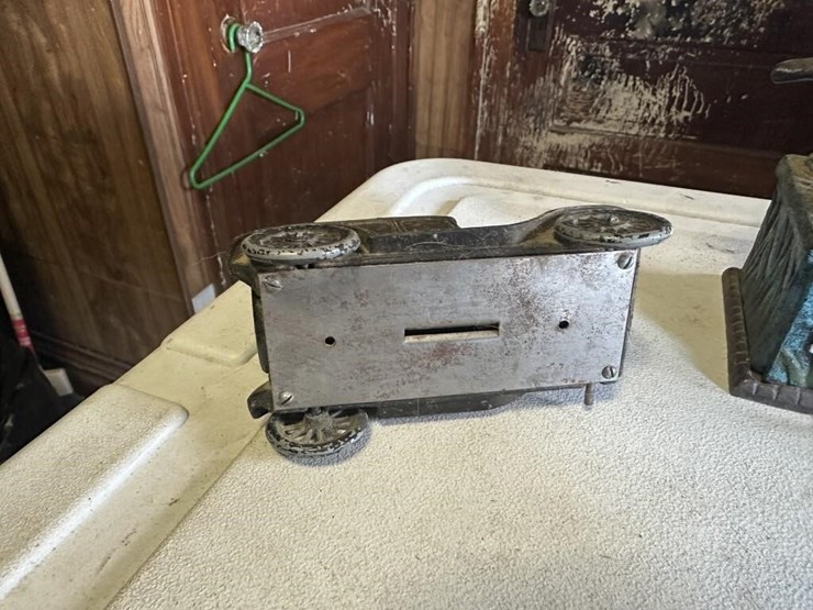antique-cast-iron-cars-&-toy-set-image-3