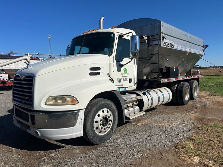 2012-mack-tender-truck-w/adams-rear-discharge-bed-auger-image-93