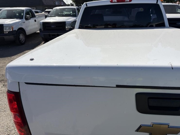 2011-chevrolet-1500-image-22