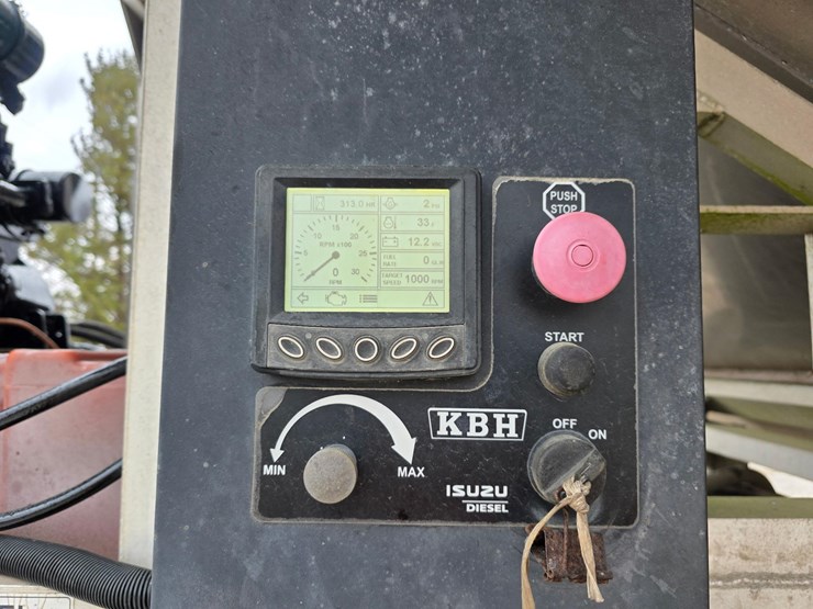 freshly-refurbished!-2016-kbh-fertilizer-tender-trailer---isuzu-diesel-image-9