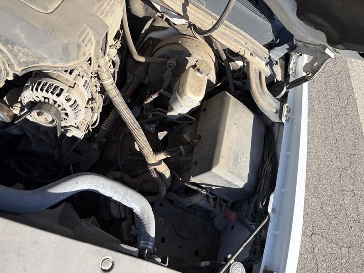 2011-chevrolet-1500-image-18