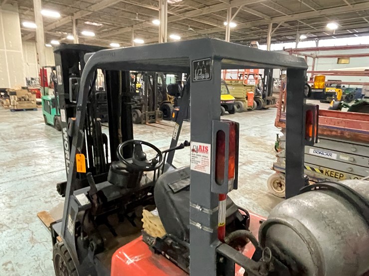 #170-•-world-lift-254-propane-forklift-image-15