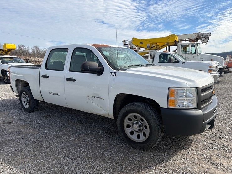 2013-chevrolet-silverado-1500-image-3