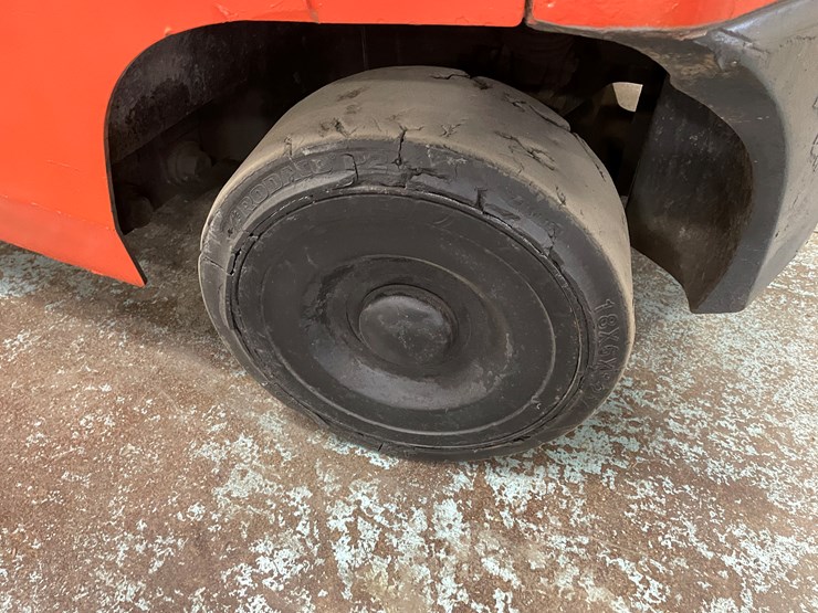 #177-•-2016-toyota-propane-forklift-image-25