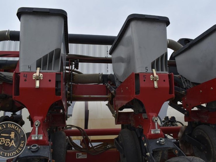 2010-case-ih-1240-image-27