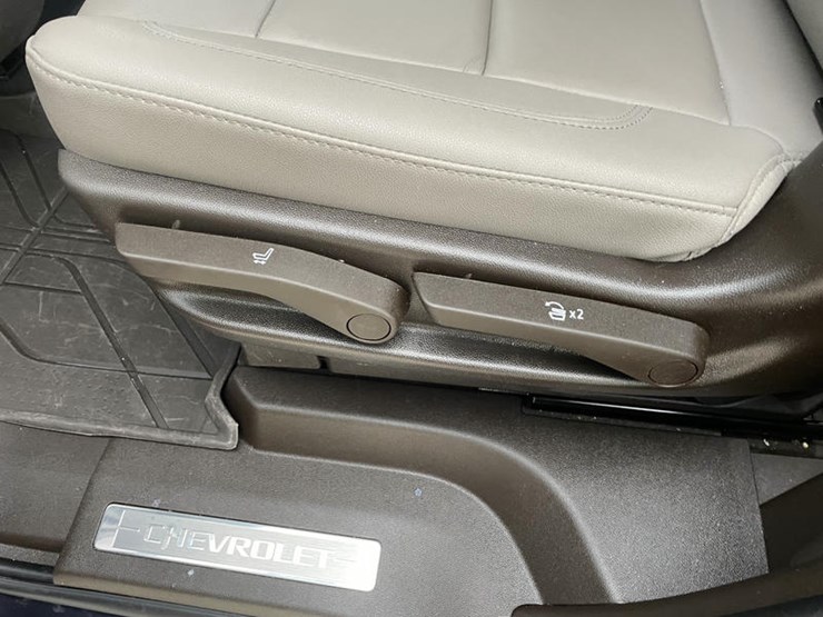 2023-chevrolet-tahoe-image-56