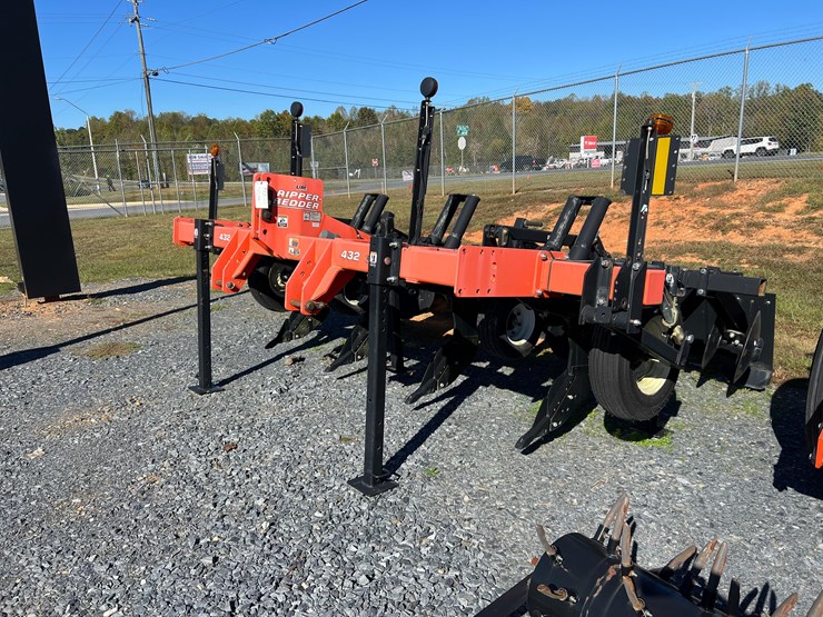 2021-white-251-image-3