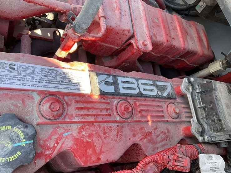 2024-freightliner-m2-106-image-11