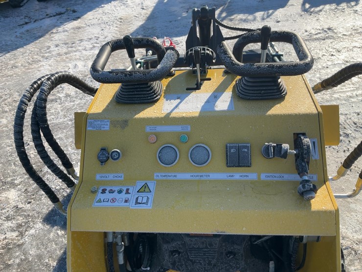 #1014-•-unused-landhero-t460-mini-skid-steer-loader-image-16