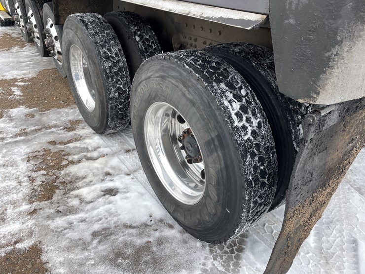 2018-kenworth-t880-image-12