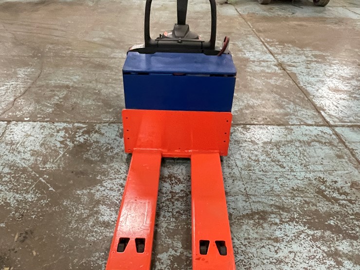 #231-•-toyota-ride-on-electric-pallet-jack-image-2