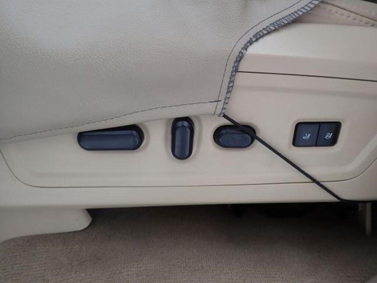 2009-lincoln-navigator-image-13