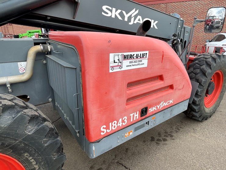 #129-•-2018-skyjack-sj843-telehandler-image-27