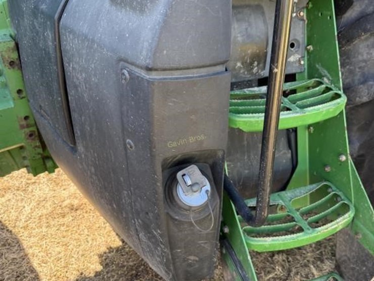 john-deere-8320r-image-14