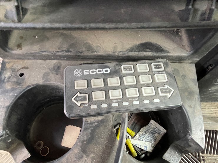 2018-peterbilt-337-image-75