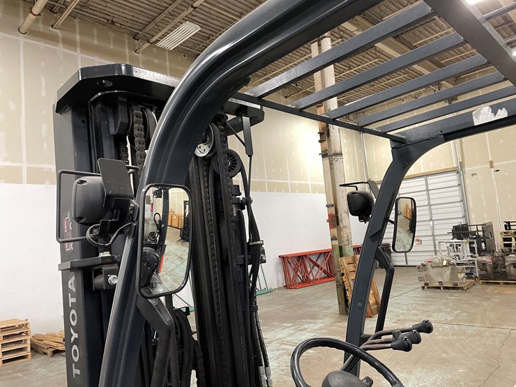 #177-•-2016-toyota-propane-forklift-image-30