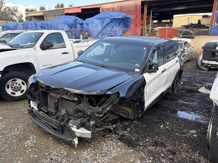 2022-ford-explorer-image-1