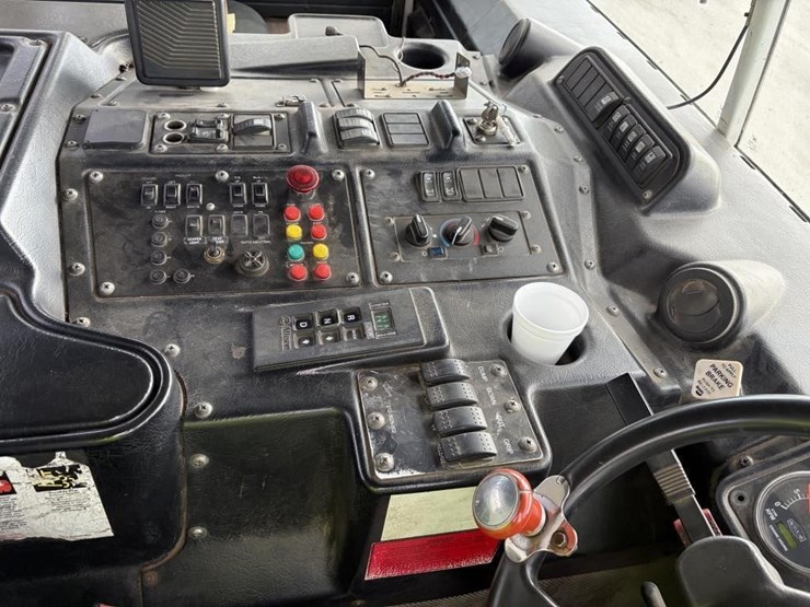 2010-autocar-xpeditor-image-18